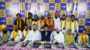 Khair Dinke के कई परिवार Aam Aadmi Party में शामिल, Tarn Taran By-Election से पहले APP को मिला बड़ा सहारा