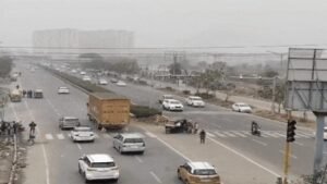 Punjab-Chandigarh Weather: दिन में तेज धूप, पहाड़ों से आ रहीं सर्द हवा से गिरा पारा; आगे ऐसा रहेगा मौसम