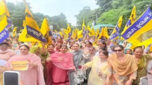 अकाली दल के कार्यालय में बुजुर्ग दलित महिला के साथ मारपीट के खिलाफ आप महिला विंग ने समराला में किया जोरदार विरोध प्रदर्शन