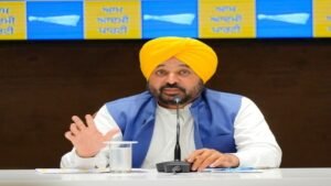 दिल्ली एयरपोर्ट के अधिकारियों ने ऊपर से दबाव का हवाला देकर मुझे 2 घंटे तक रोककर रखा: CM भगवंत सिंह मान